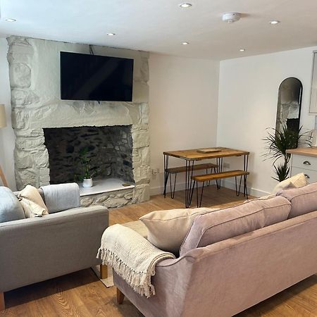 Cosy Modern Miners Cottage Llanllechid Kültér fotó