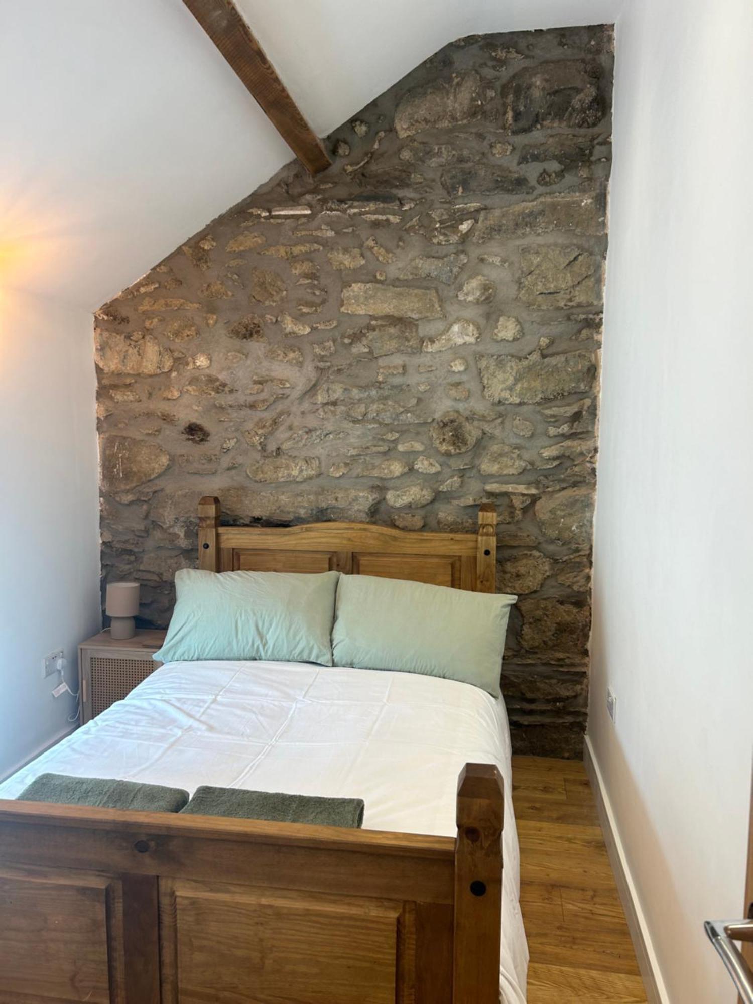 Cosy Modern Miners Cottage Llanllechid Kültér fotó